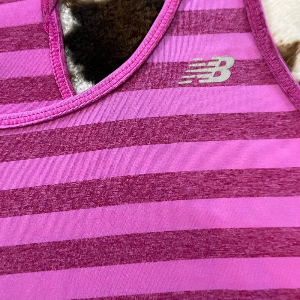 New Balance RazorBack TANK top size medium - Picture 3 of 6